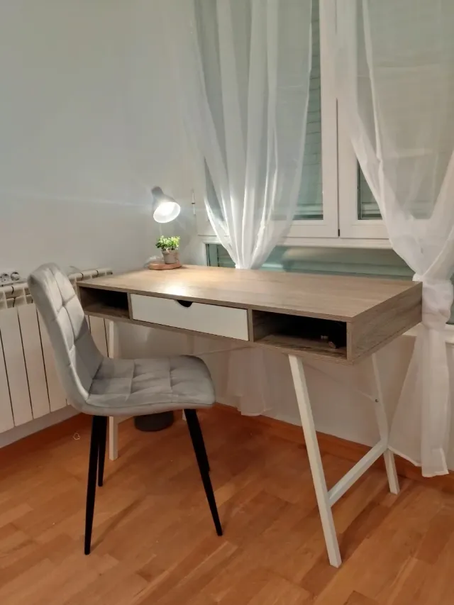 Se alquila habitación en piso compartido