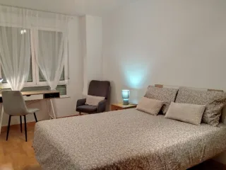 Se alquila habitación en piso compartido