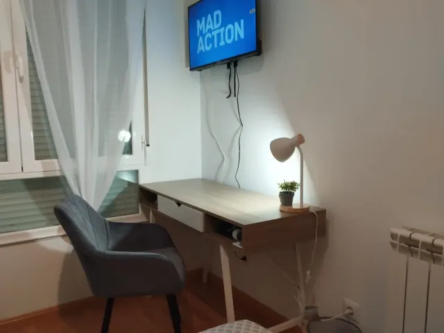 Se alquila habitación en piso compartido