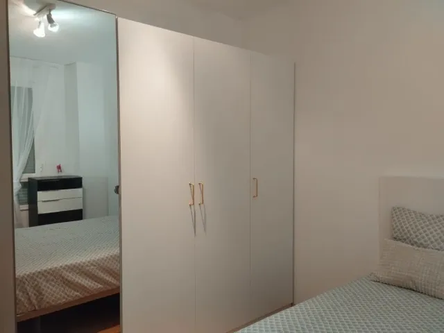 Se alquila habitación en piso compartido