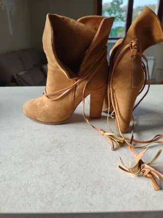 Botines tacón alto marrones