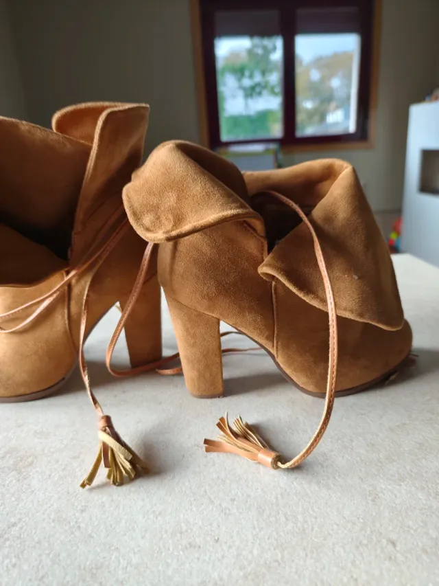 Botines tacón alto marrones