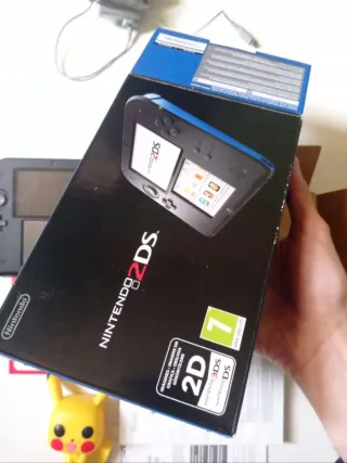 Nintendo 2DS Completa Originale Nera e Blu