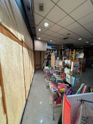 Local comercial en alquiler en Eixample Nord – La Devesa en Girona