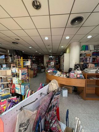 Local comercial en alquiler en Eixample Nord – La Devesa en Girona