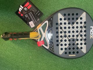 NOX TAPIA 18k Padel Racket