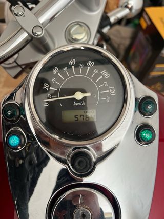 Moto roja en buen estado