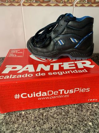 Calzado de seguridad negro y azul