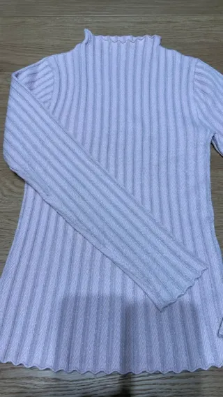 Jersey Guess rosa acanalado brillante entallado