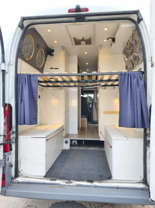 Furgo Autocaravana Camper