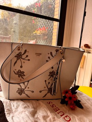 Bolso Guess Blanco Flores