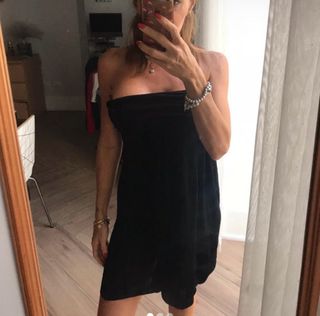 Abito nero senza maniche