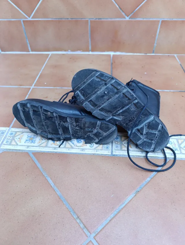 Botas de cuero negras caña alta