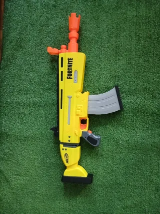 Pistola Nerf Fortnite Amarillo
