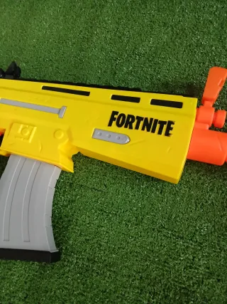 Pistola Nerf Fortnite Amarillo