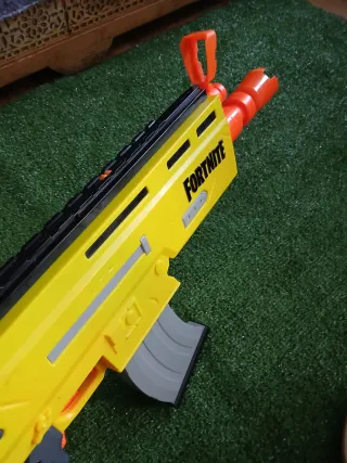 Pistola Nerf Fortnite Amarillo