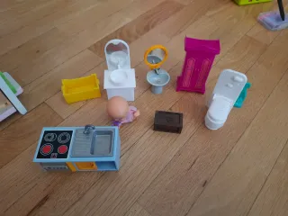 Casita de muñecas con accesorios