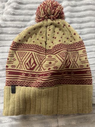 Gorro Volcom Beige y Rojo