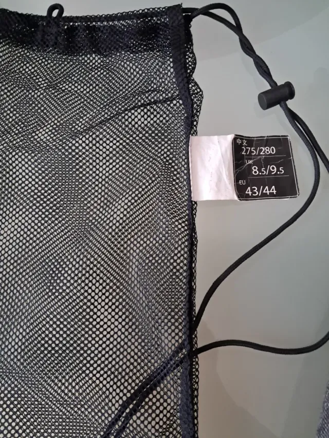 Aletas de natación azules y bolsa de malla T.43/44