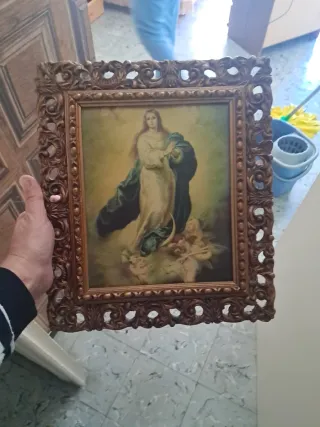 Cuadro Virgen María con marco dorado