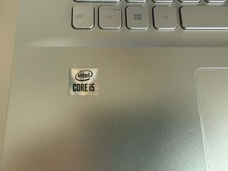 Asus VivoBook 17» | 1 TB | 20 GB + cuffie + mouse