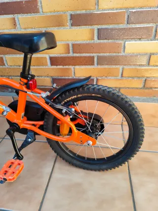 Bicicleta infantil Btwin naranja
