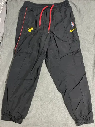 Conjunto Chándal y Sudadera Nike Negro/Rojo