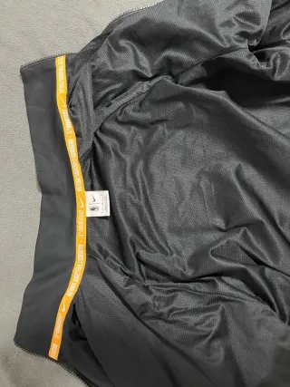 Conjunto Chándal y Sudadera Nike Negro/Rojo