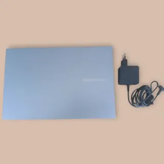 Asus VivoBook Azul/Plateado
