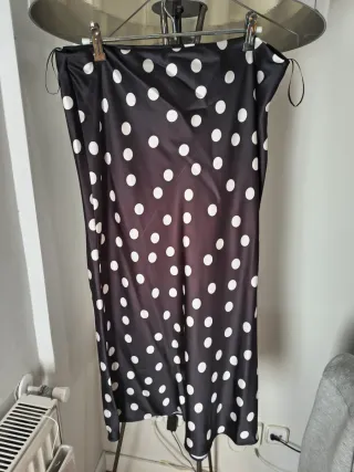 Falda lunares negra y blanca