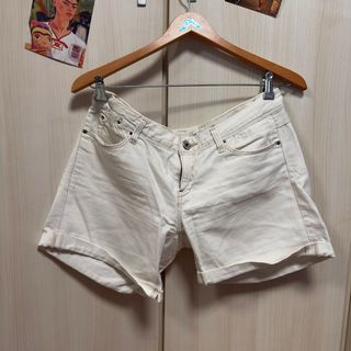Pantalón corto vaquero Stradivarius blanco