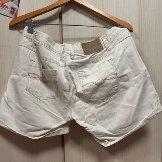 Pantalón corto vaquero Stradivarius blanco