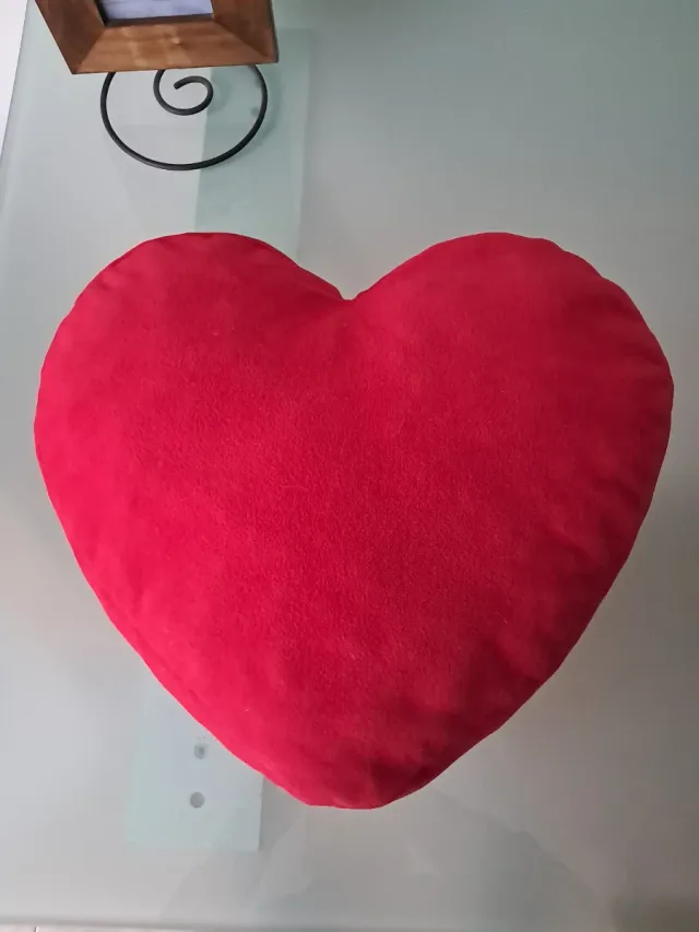 Almohada Corazón Roja