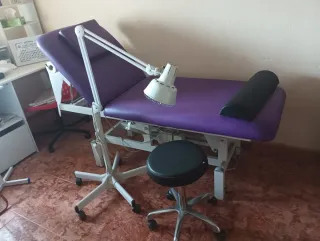 Camilla hidráulica, infrarrojo y taburete