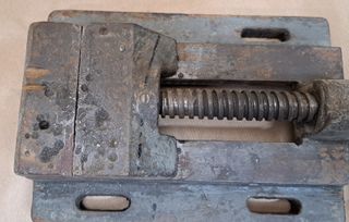 Antiguo tornillo de banco