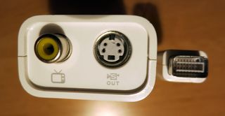 Apple Mini DVI a RCA S-Video AV