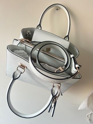 Precioso y elegante Bolso Guess Blanco