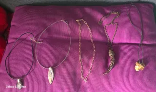 Lote Bisutería: Pulseras, Pendientes y Broches