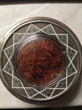 Portaspezie in latta decorato