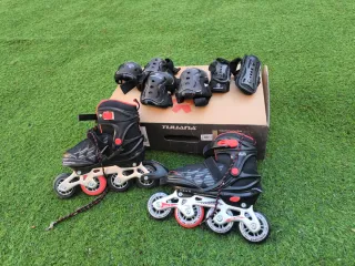 Patines en línea extensibles nuevos y protecciones