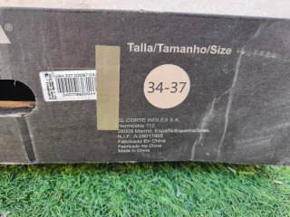 Patines en línea extensibles nuevos y protecciones