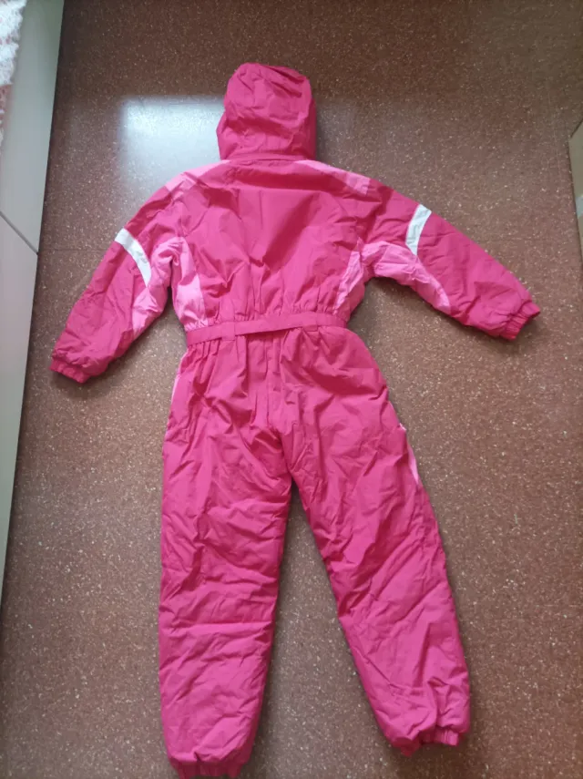 Mono de esquí rosa con capucha desmontable