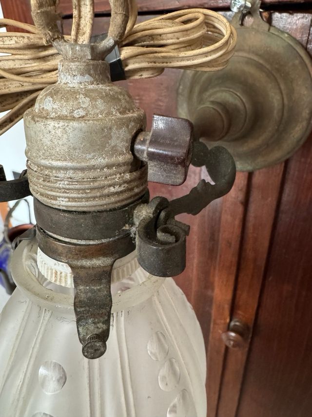 Aplique antiguo de cristal y metal