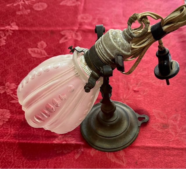 Aplique antiguo de cristal y metal