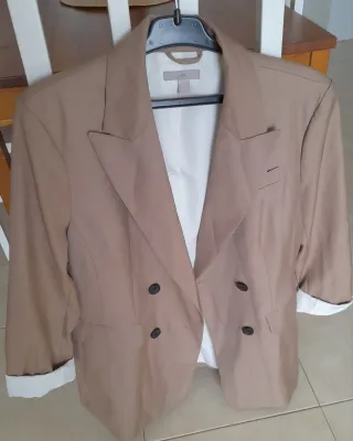 Americana cruzada de mujer ,color beige (camel)