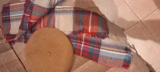 Bufanda y gorro a cuadros