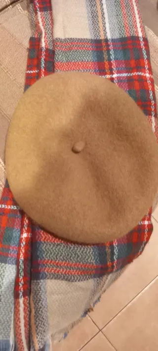 Bufanda y gorro a cuadros