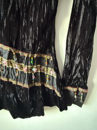 Camiseta Boho Hippie Negra Bordada