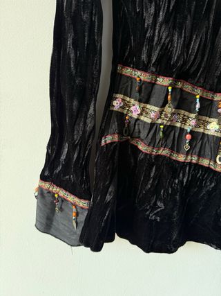 Camiseta Boho Hippie Negra Bordada