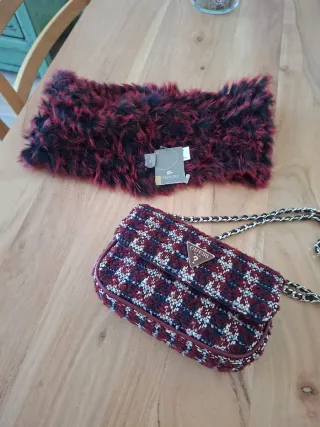 Braga de cuello peluda roja y azul,bolso a juego